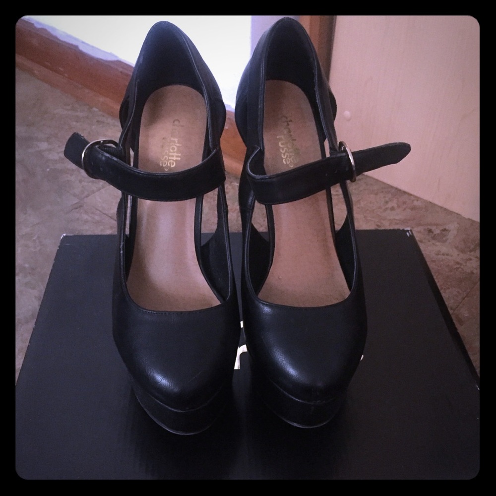 Black Stelleto Pumps